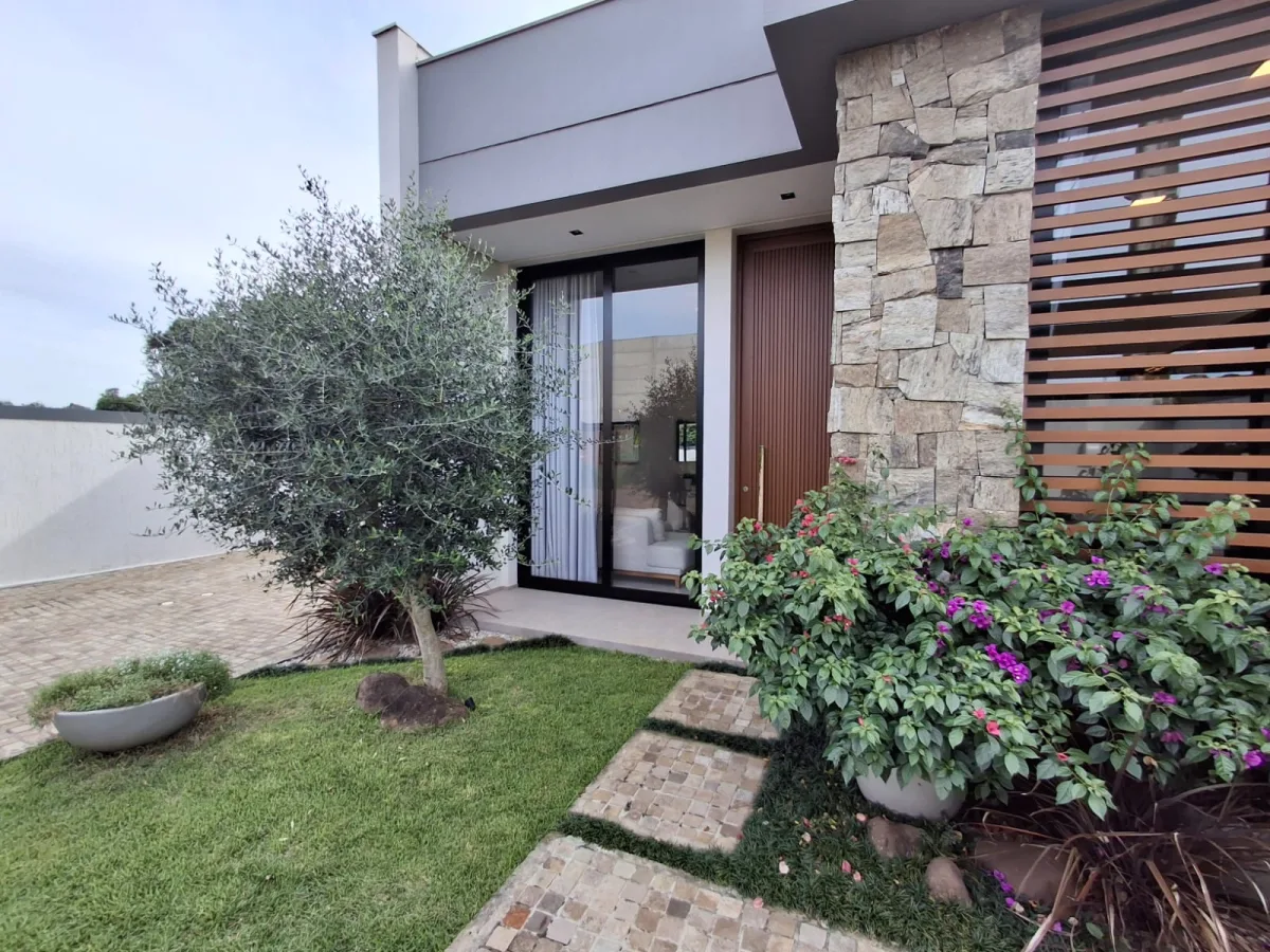 Casa 3 Dormitórios com Suíte e Piscina no Jardim Botânico, Lajeado RS