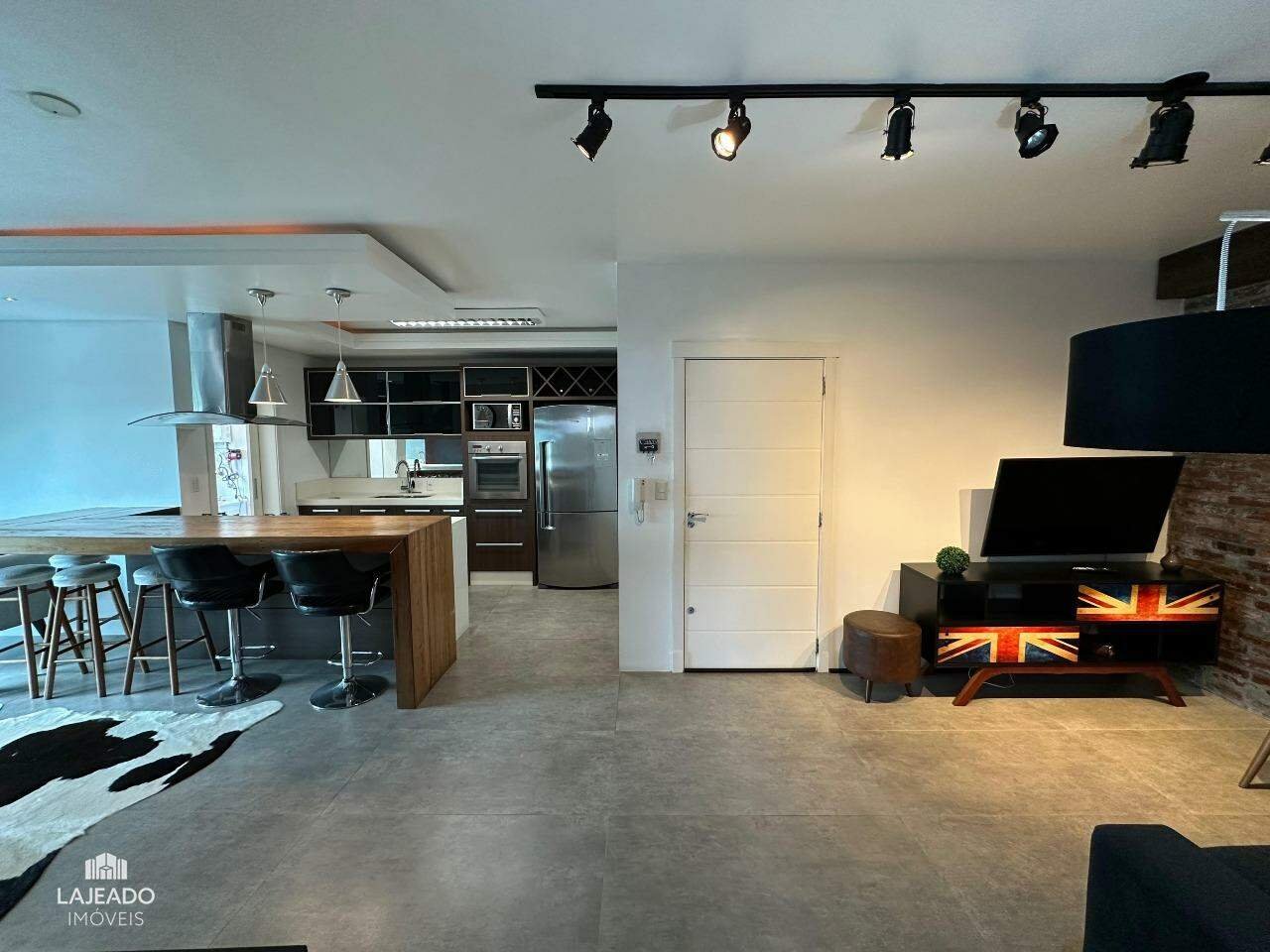 Apartamento Mobiliado de 02 Dormitórios no Centro de Lajeado